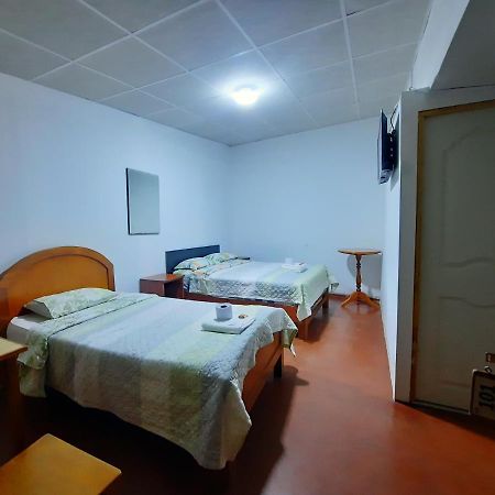 Hostal Dulzura Caraz Exterior photo